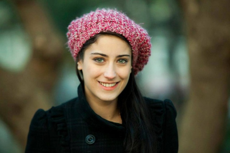 صورة هازال كايا تقدم أول هدية لمولودة نور أوغلو فما هي؟